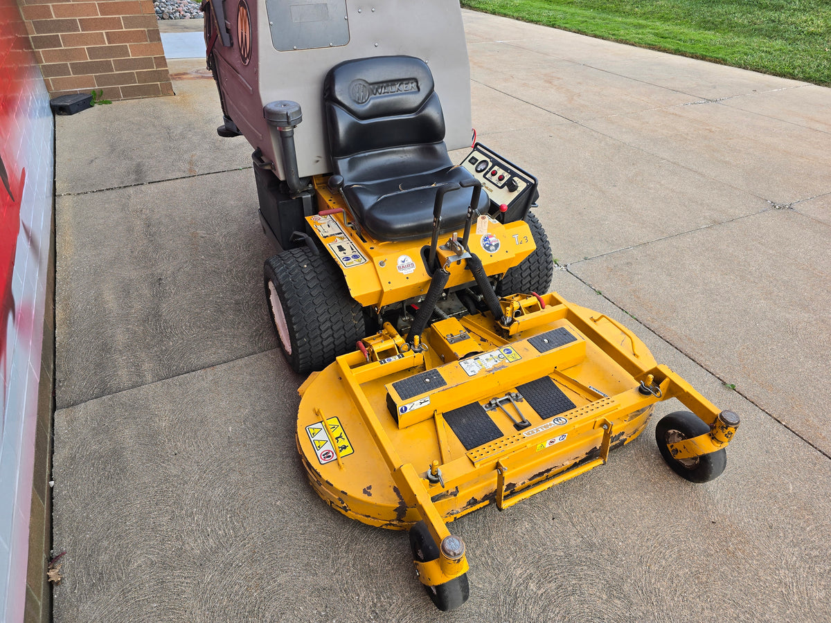 2015 WALKER MT23 W/ POWER DUMP 48" UE UEL0001761