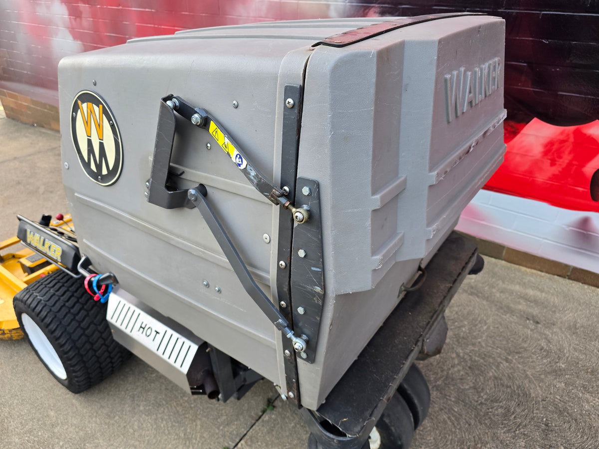 2015 WALKER MT23 W/ POWER DUMP 48" UE UEL0001761