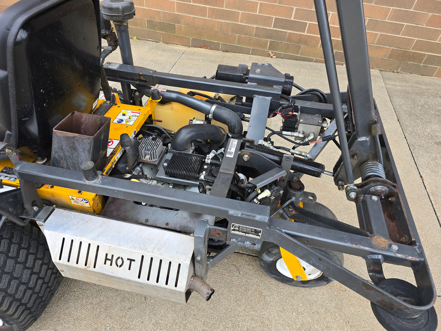 Walker Mower T25i With High Dump